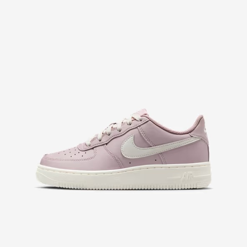 Nike Lavender and White Sneakers